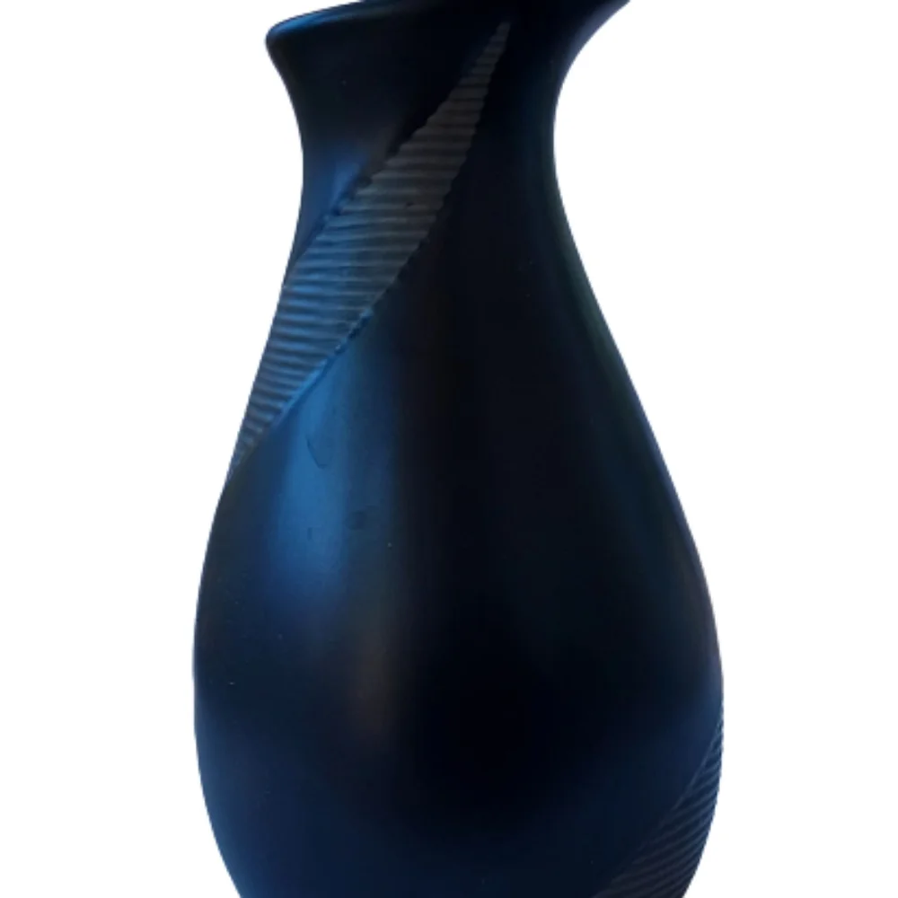 Pfaltzgraff Night Surf Black 1 Quart Carafe Vase
